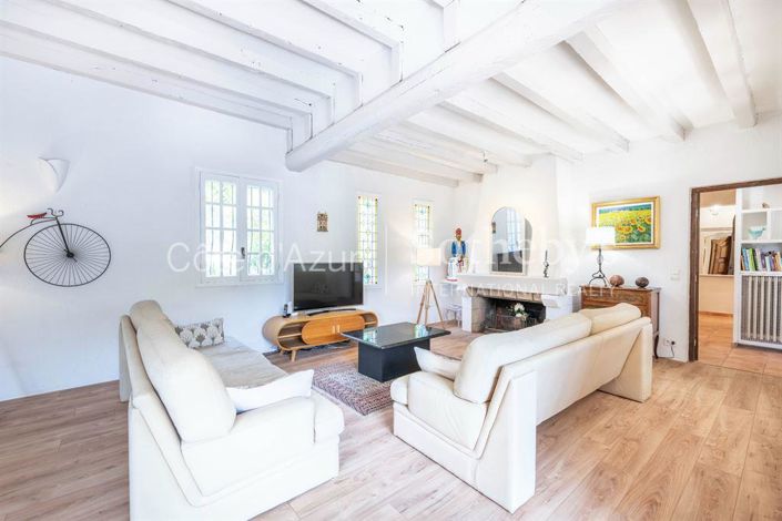 Image No.14-5 Bed Property for sale