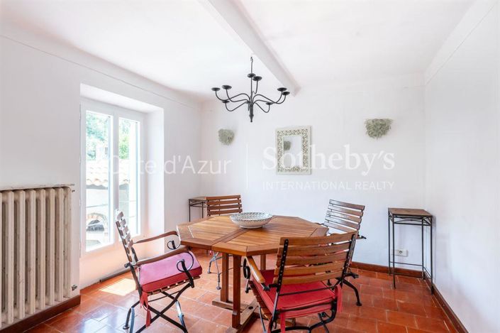 Image No.16-5 Bed Property for sale