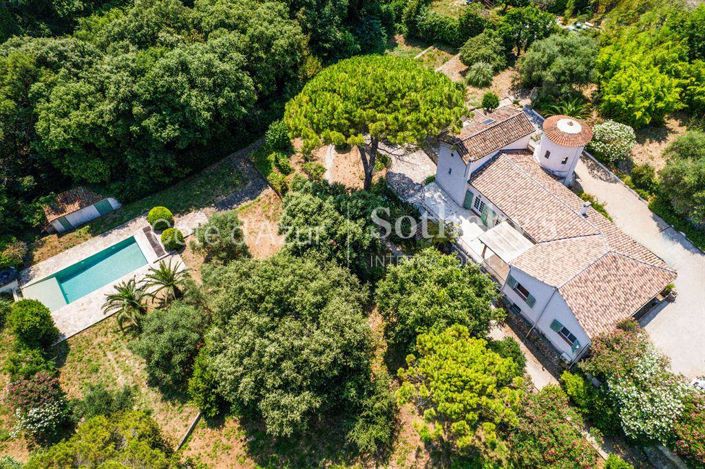 Image No.8-5 Bed Property for sale