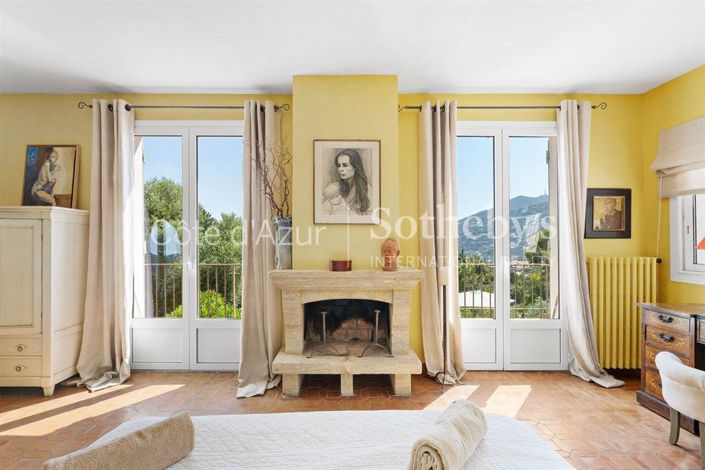 Image No.9-5 Bed Property for sale