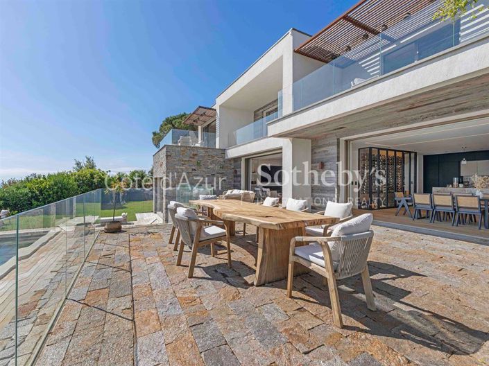 Image No.8-4 Bed Property for sale