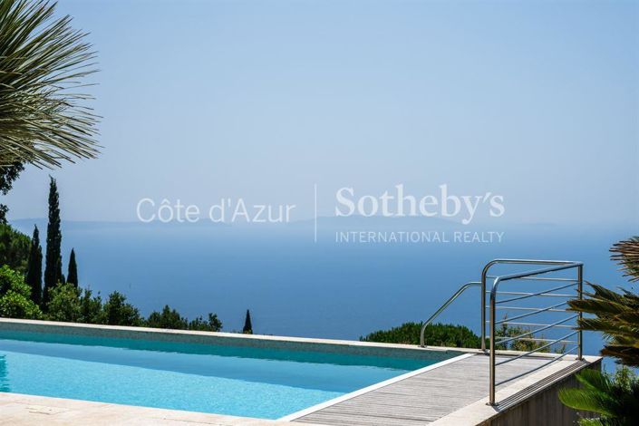 Image No.20-4 Bed House for sale