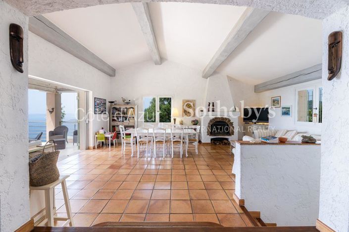 Image No.8-4 Bed House for sale