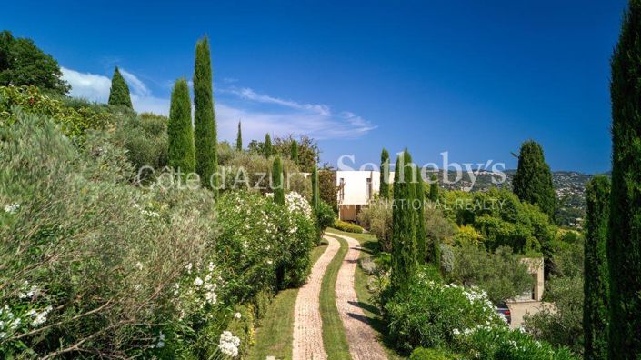 Image No.2-7 Bed Property for sale