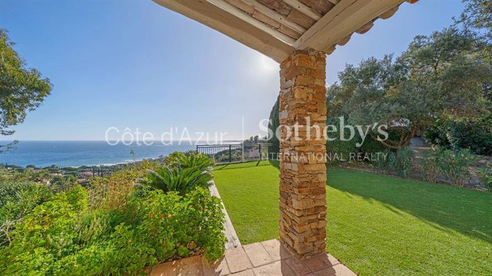 Image No.17-4 Bed Property for sale