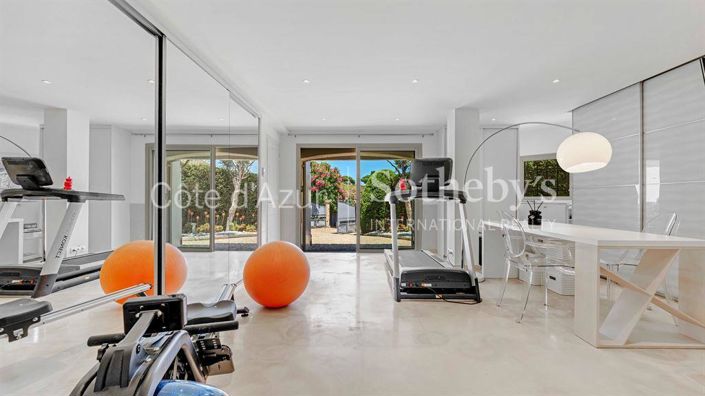 Image No.16-5 Bed Property for sale