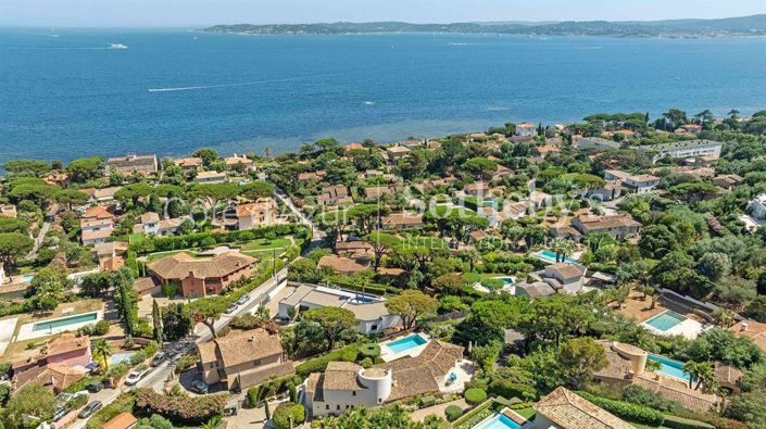 Image No.20-5 Bed Property for sale