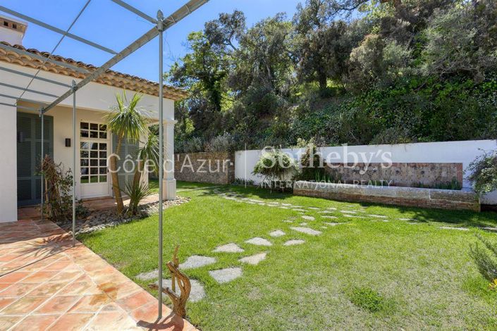 Image No.14-8 Bed House for sale