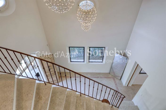 Image No.15-8 Bed House for sale