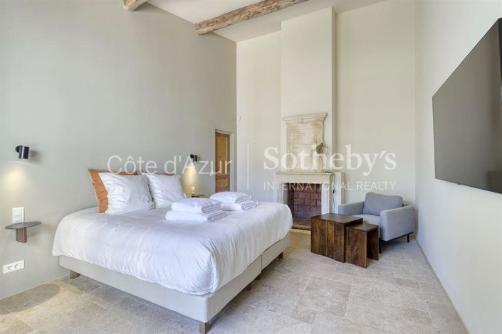 Image No.7-8 Bed House for sale