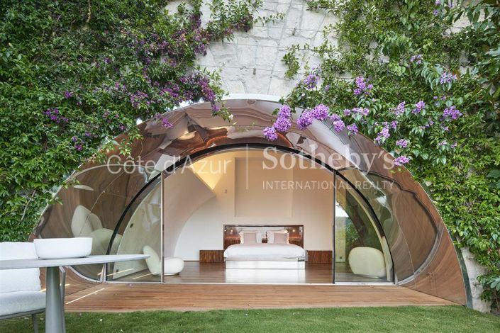 Image No.16-6 Bed Property for sale