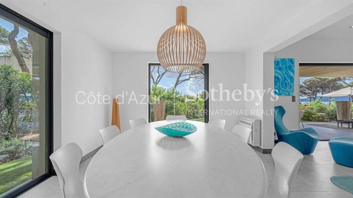 Image No.6-6 Bed Property for sale