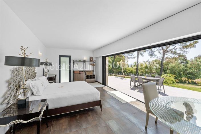 Image No.16-5 Bed House for sale