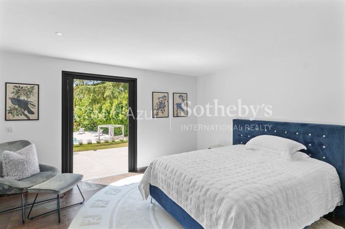 Image No.18-5 Bed House for sale