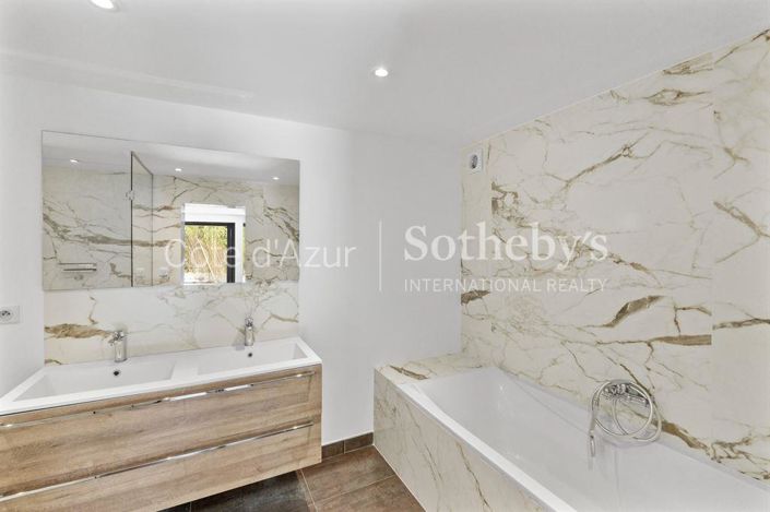 Image No.19-5 Bed House for sale