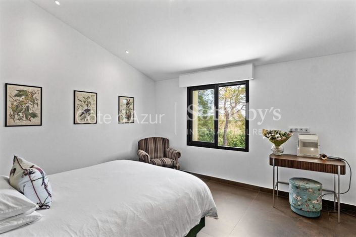 Image No.20-5 Bed House for sale