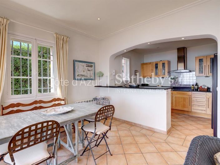 Image No.8-4 Bed Property for sale