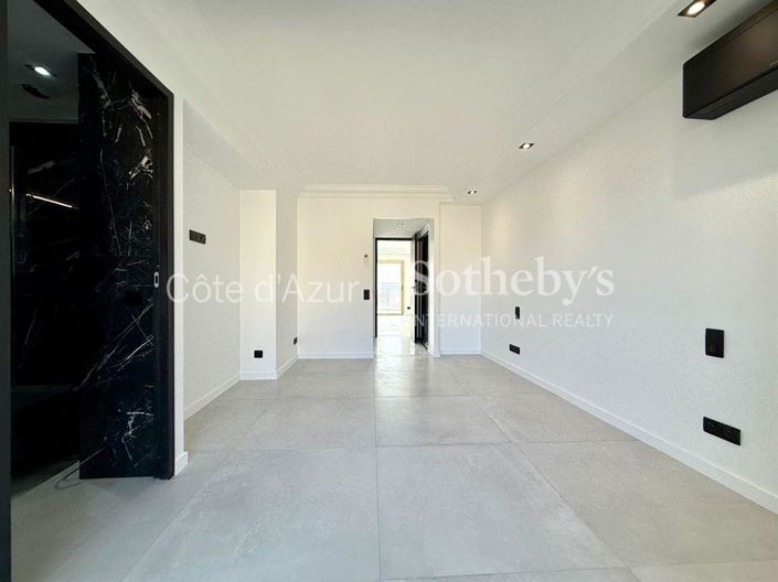 Image No.10-1 Bed Apartment for sale