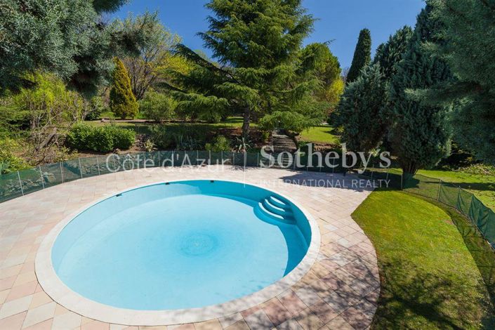 Image No.4-10 Bed Property for sale