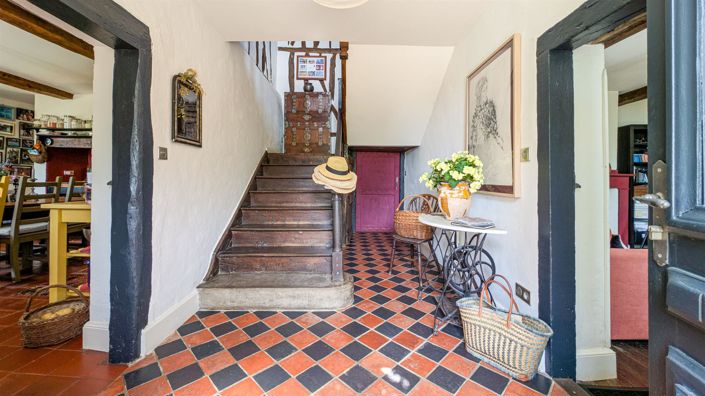 Image No.5-5 Bed House for sale