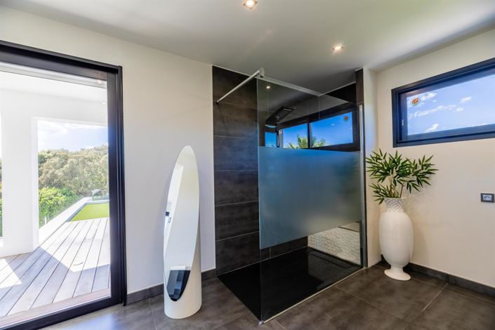 Image No.11-4 Bed House for sale