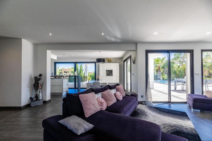 Image No.4-4 Bed House for sale