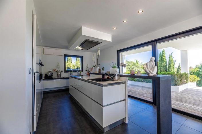 Image No.5-4 Bed House for sale