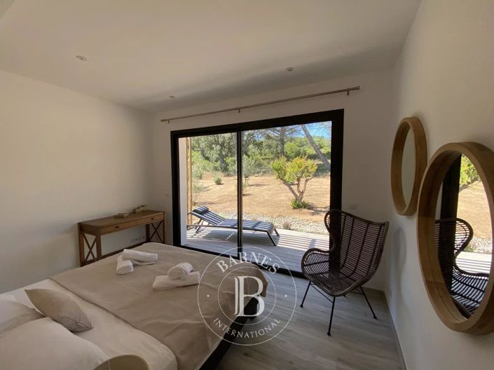 Image No.11-5 Bed House for sale