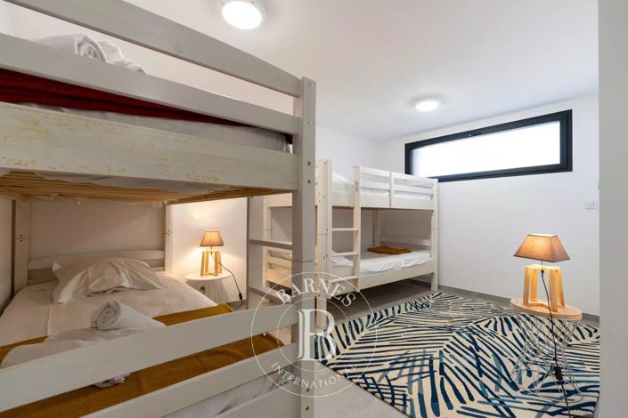 Image No.14-5 Bed House for sale