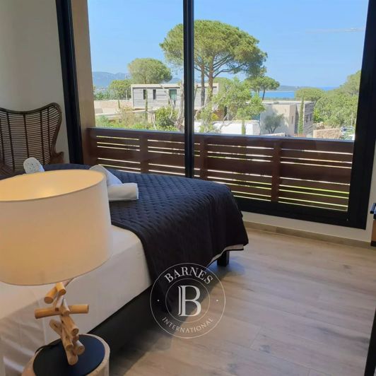 Image No.9-5 Bed House for sale