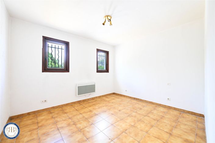 Image No.13-5 Bed House for sale