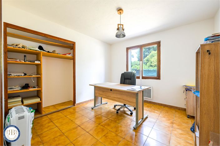 Image No.15-5 Bed House for sale