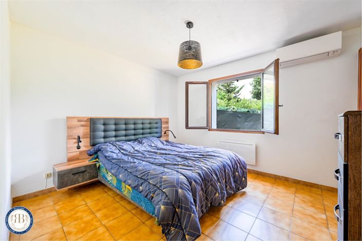 Image No.16-5 Bed House for sale