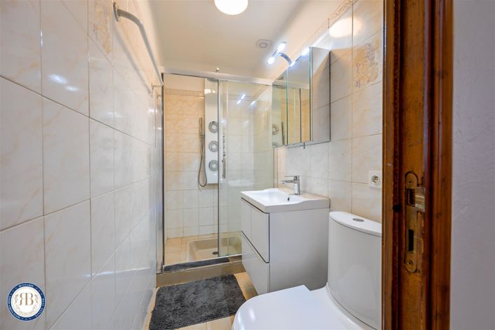 Image No.17-5 Bed House for sale