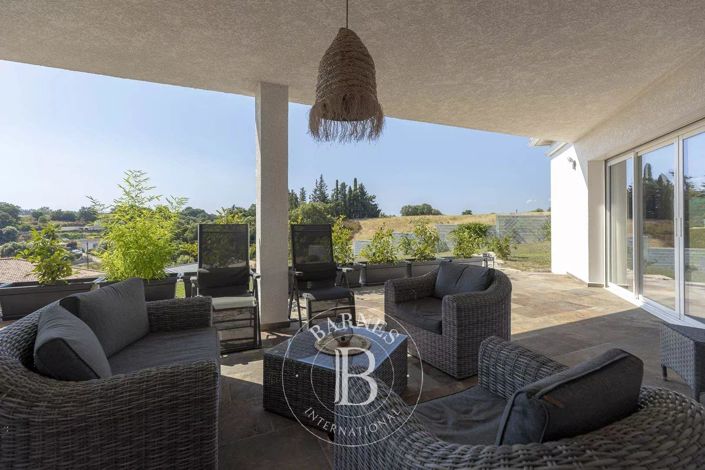 Image No.11-3 Bed House for sale