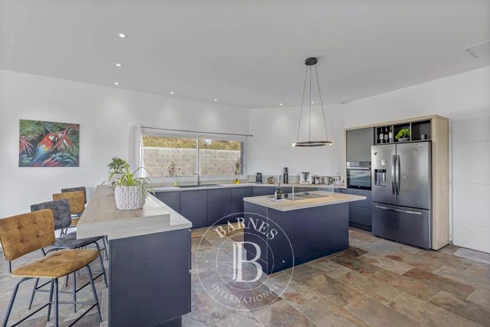 Image No.3-3 Bed House for sale