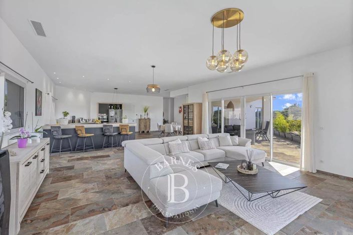 Image No.5-3 Bed House for sale