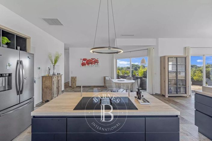 Image No.6-3 Bed House for sale