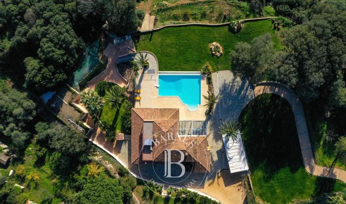 Image No.1-5 Bed House for sale