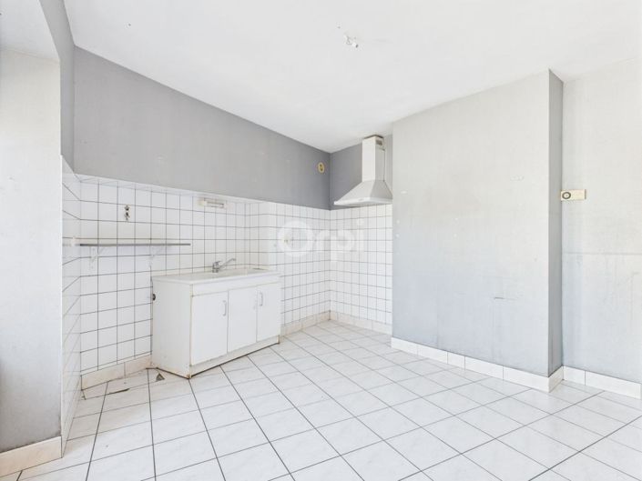 Image No.6-5 Bed House for sale