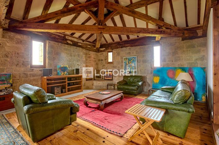 Image No.15-6 Bed Property for sale