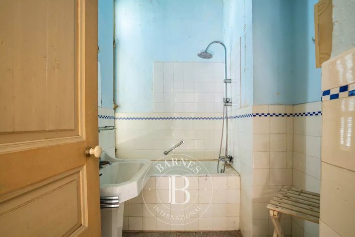 Image No.14-8 Bed House for sale