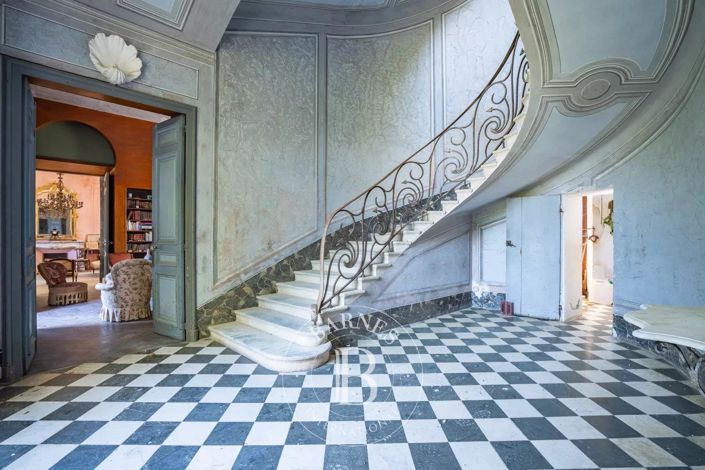 Image No.7-8 Bed House for sale