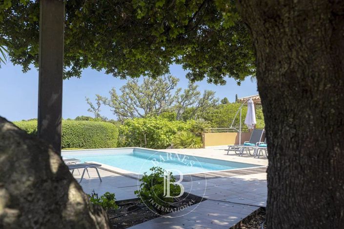Image No.1-4 Bed House for sale