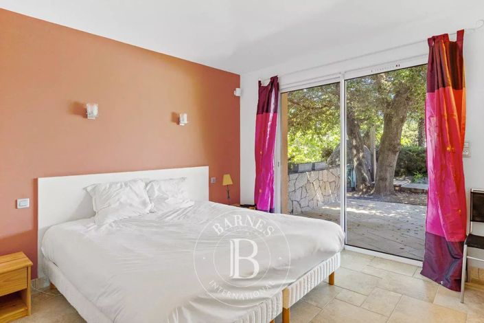 Image No.7-4 Bed House for sale