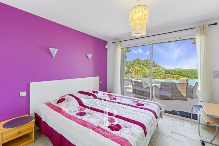 Image No.9-4 Bed House for sale