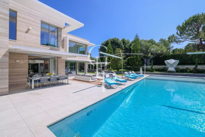 Image No.10-6 Bed House for sale