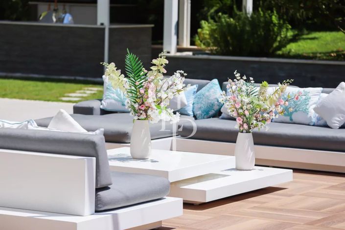 Image No.17-6 Bed House for sale