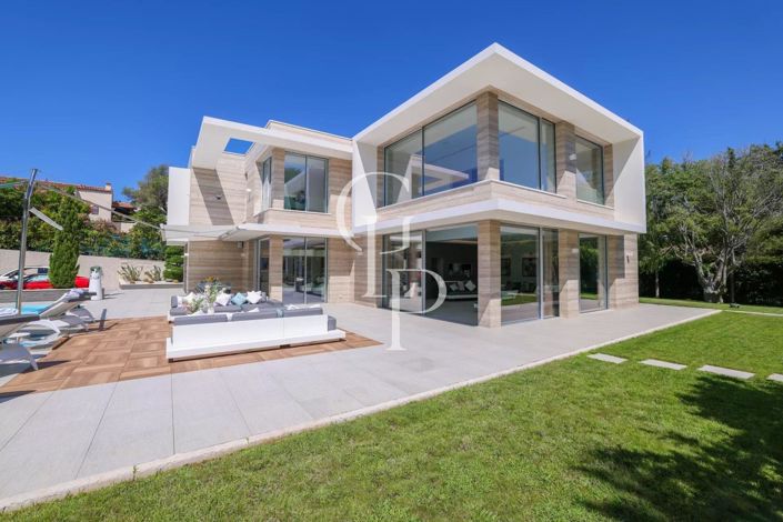 Image No.21-6 Bed House for sale