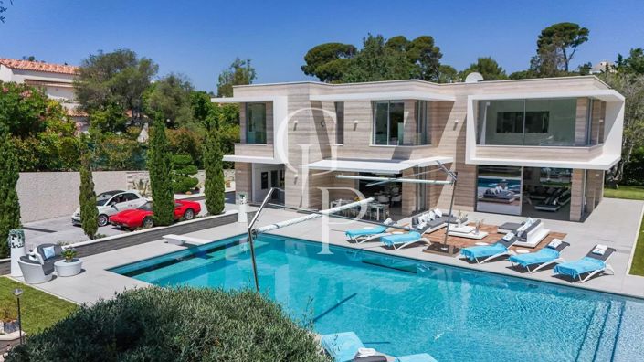 Image No.3-6 Bed House for sale